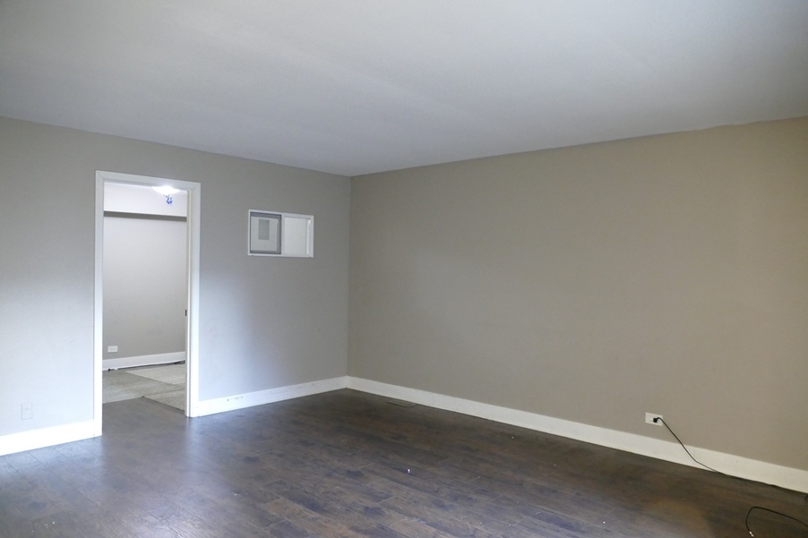 7724 Woodward Avenue #14-8G, Woodridge, IL 60517