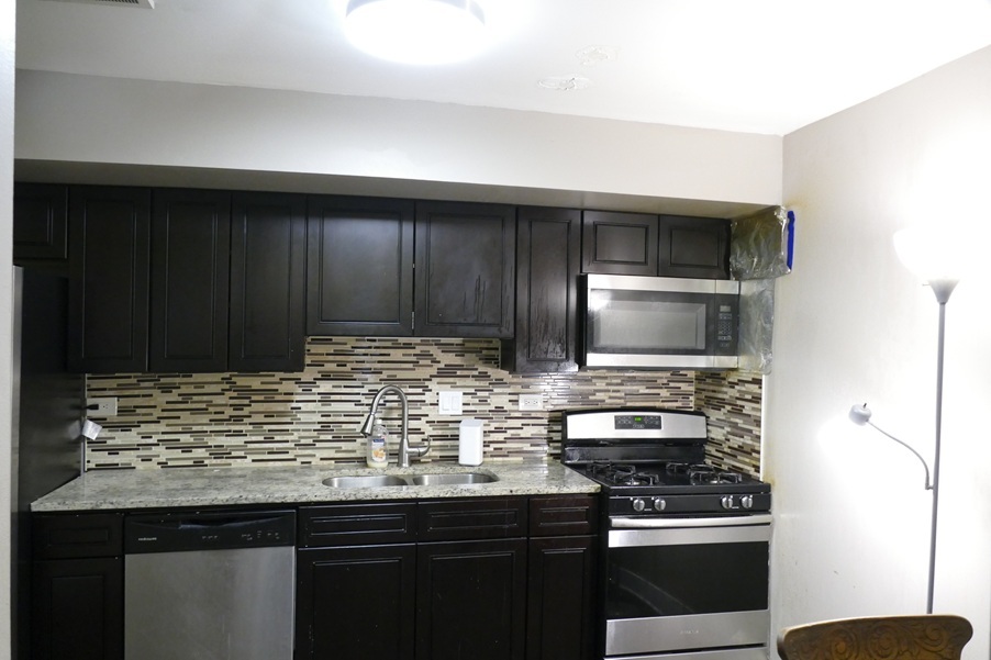 7724 Woodward Avenue #14-8G, Woodridge, IL 60517