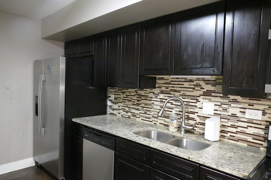 7724 Woodward Avenue #14-8G, Woodridge, IL 60517