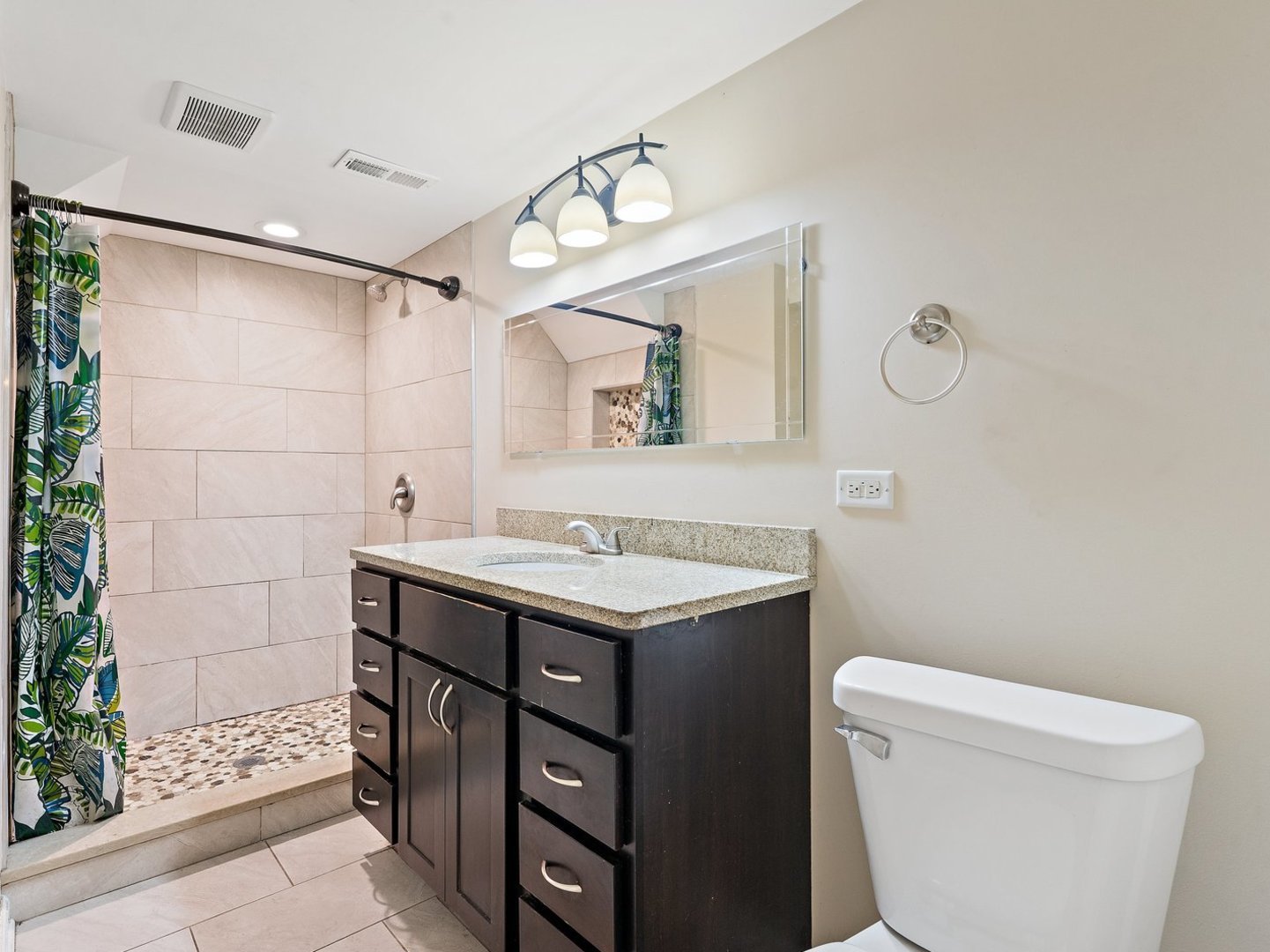 240 N Park Drive, Glenwood, IL 60425