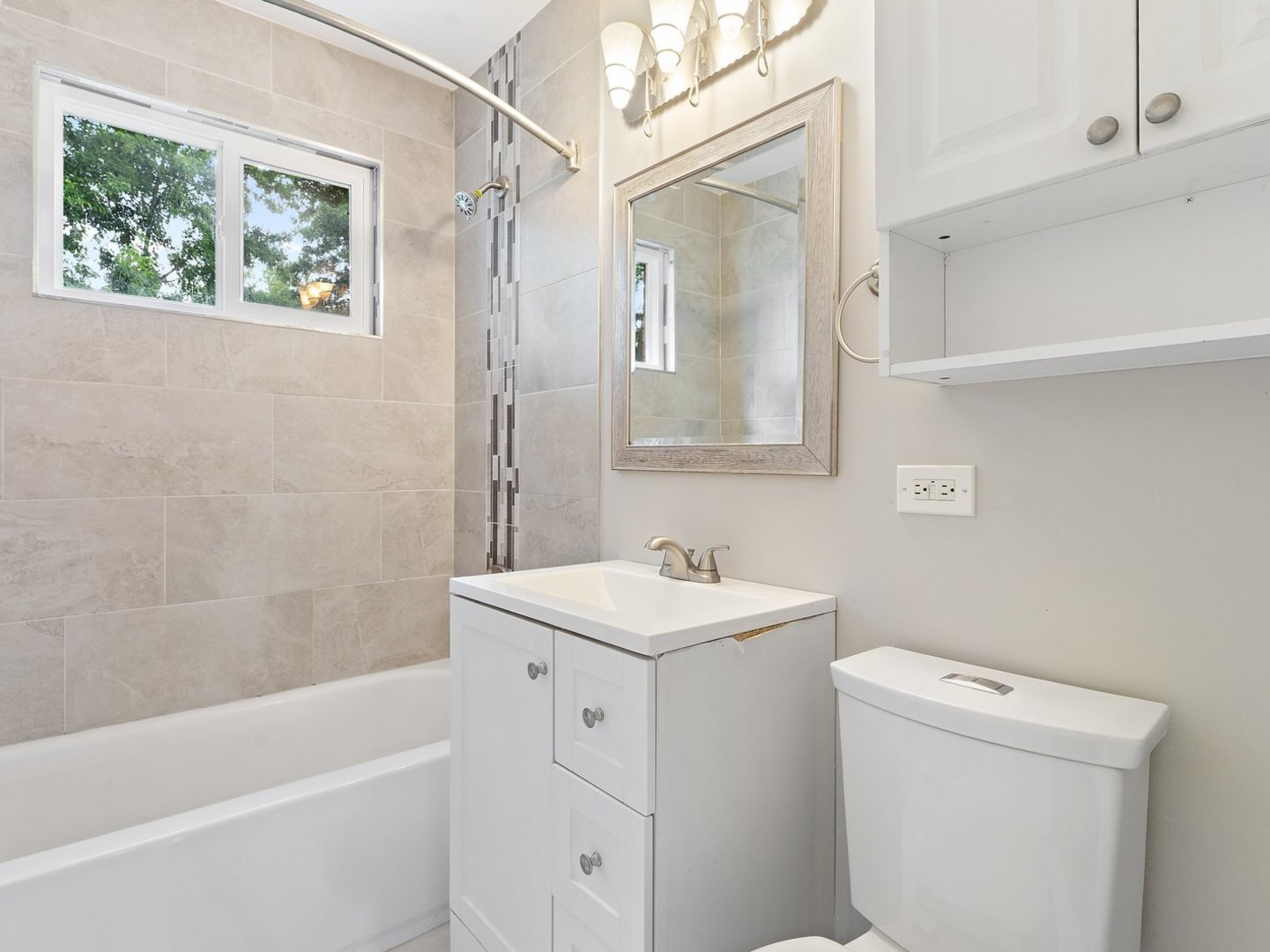 240 N Park Drive, Glenwood, IL 60425