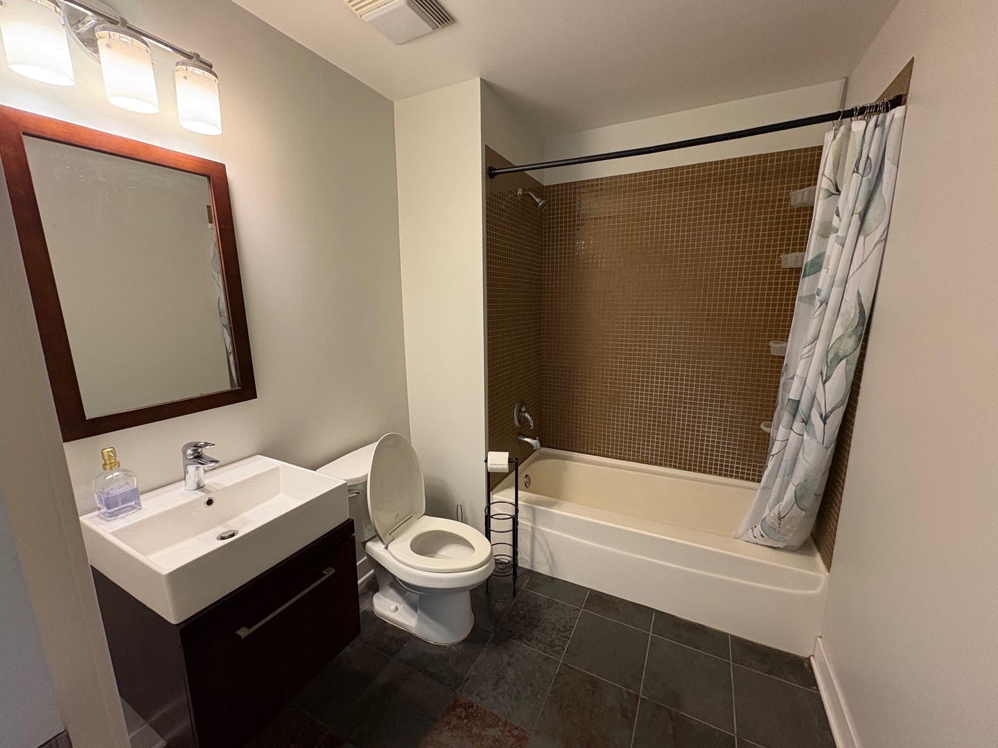 650 W Wayman Street #406C, Chicago, IL 60661