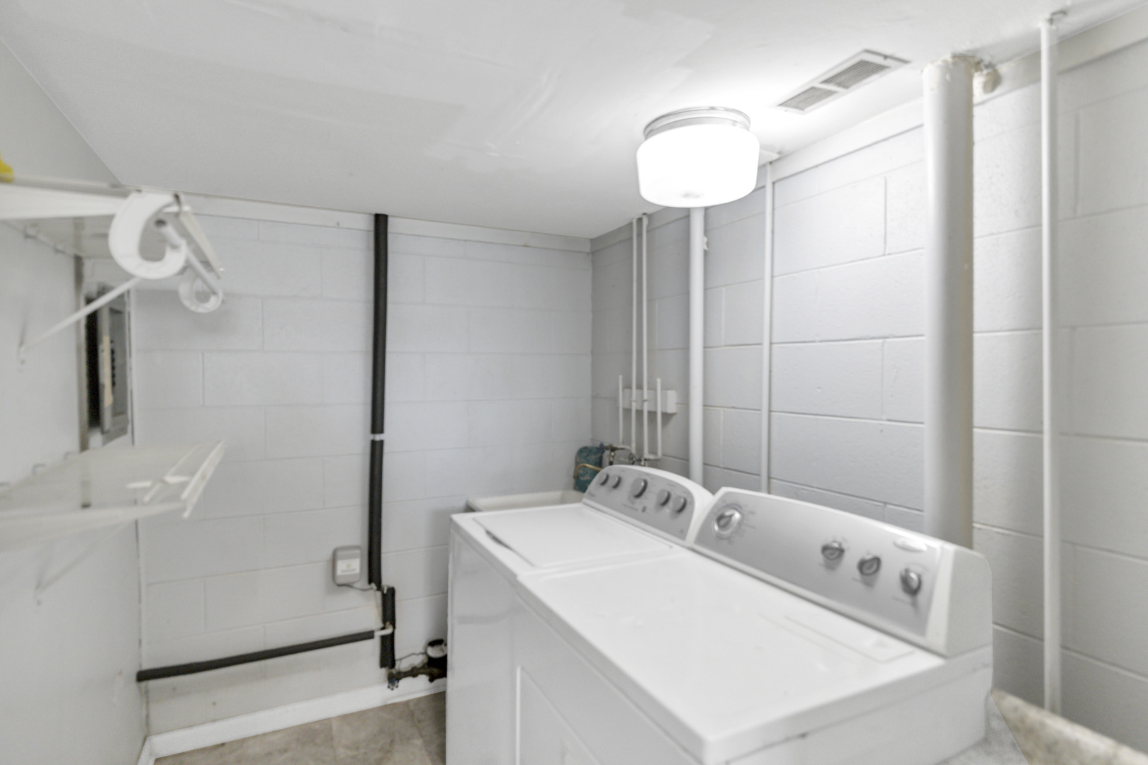 107 TONSET Court #107, Schaumburg, IL 60193