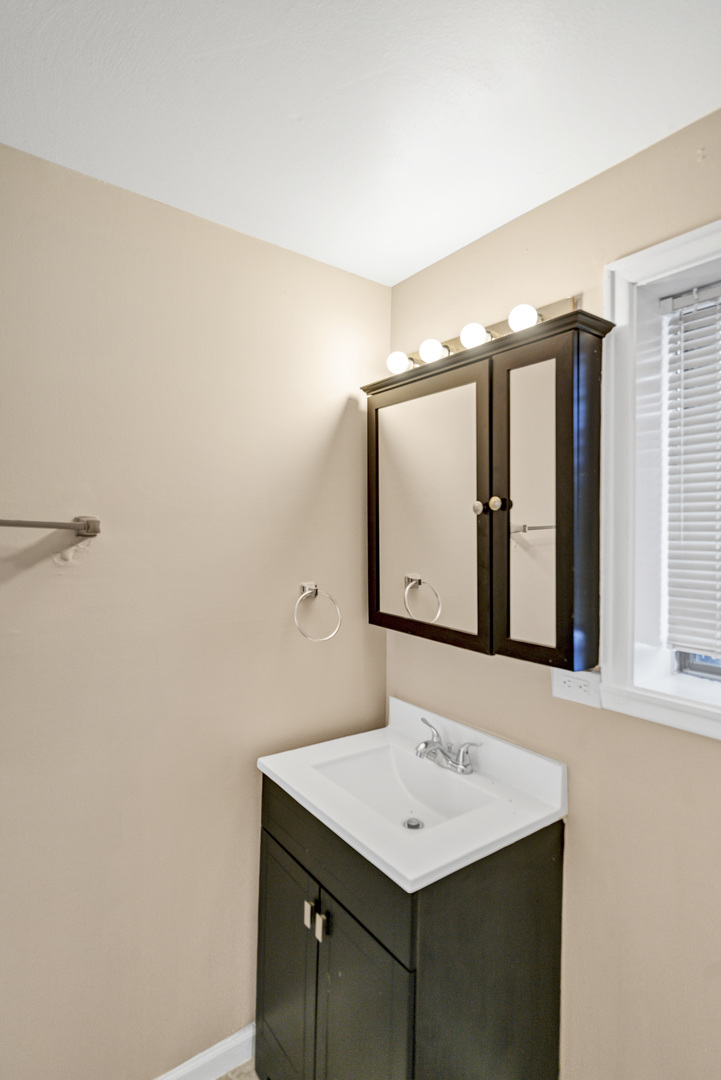 107 TONSET Court #107, Schaumburg, IL 60193