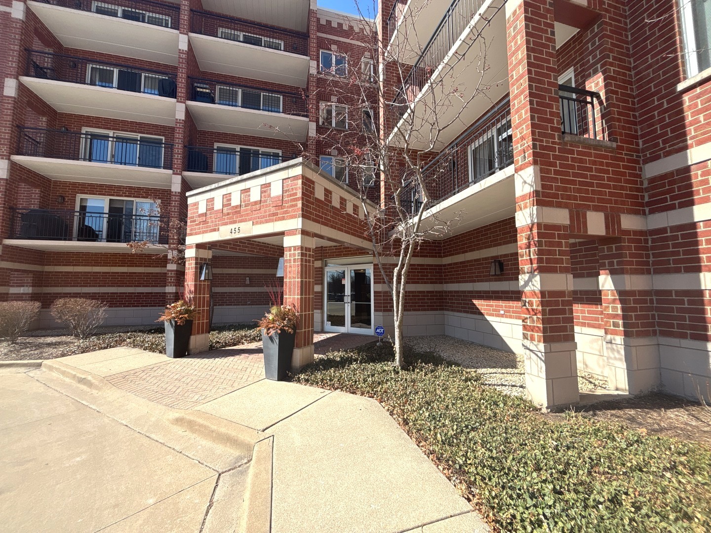 455 W Front Street #2-208, Wheaton, IL 60187