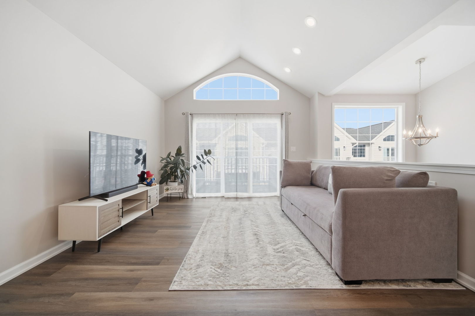 7214 Farmstead Lane, Hanover Park, IL 60133