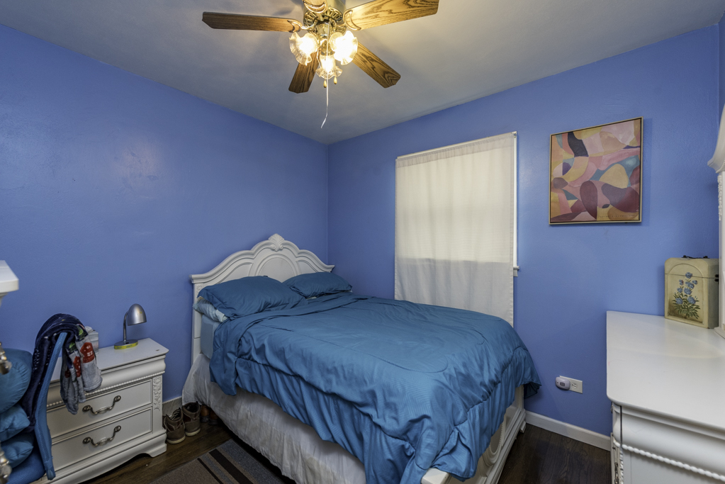 2732 Ezra Avenue, Zion, IL 60099