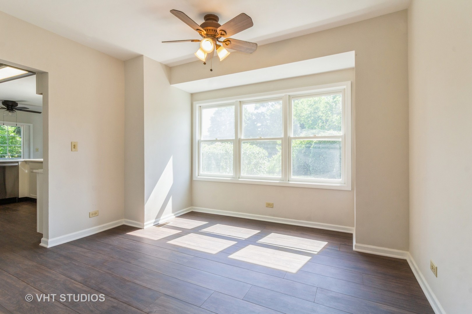 915 E Chicago Avenue, Naperville, IL 60540