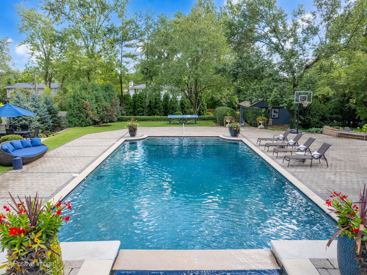 24 S WASHINGTON Circle, Hinsdale, IL 60521