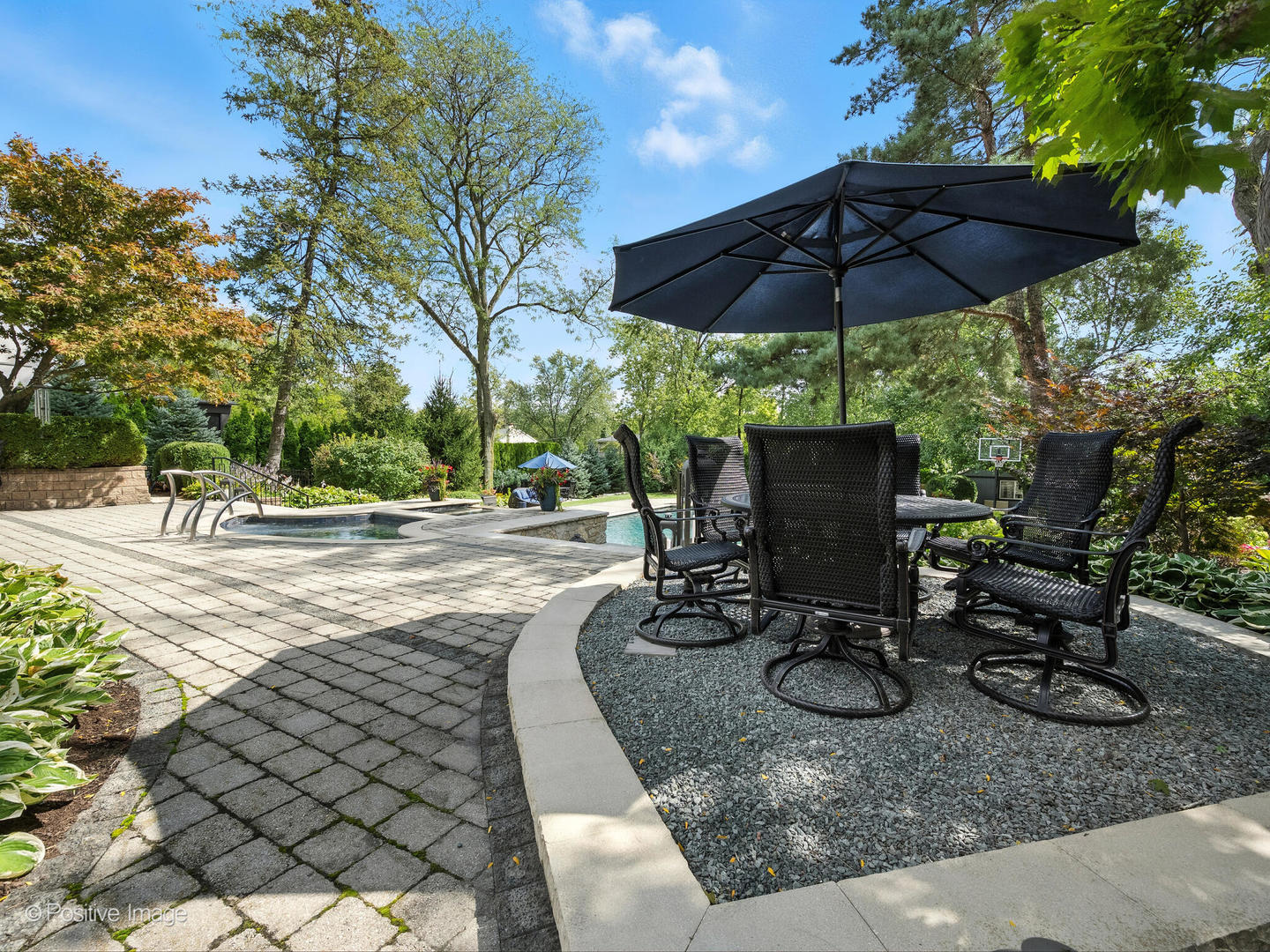 24 S WASHINGTON Circle, Hinsdale, IL 60521