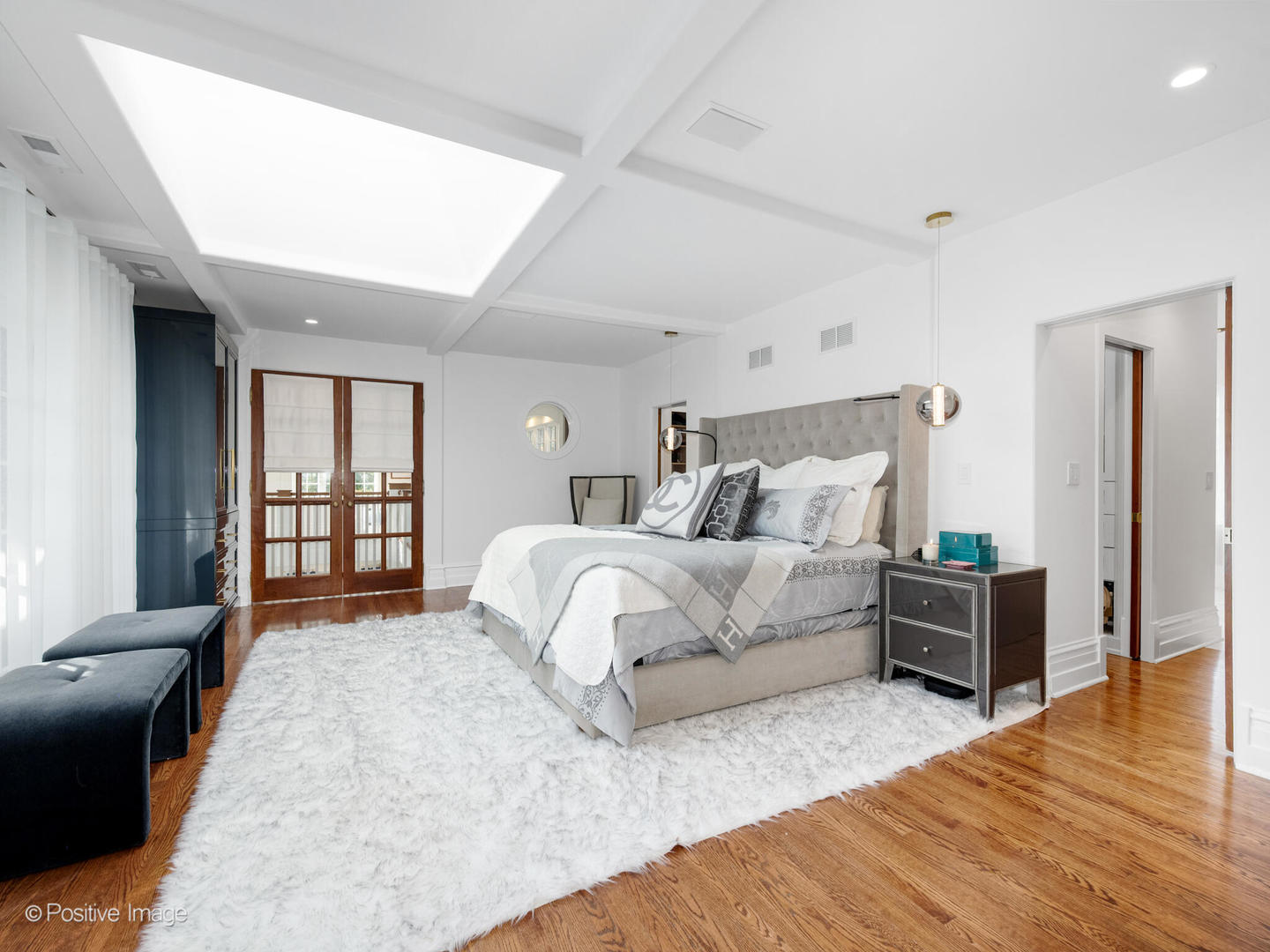 24 S WASHINGTON Circle, Hinsdale, IL 60521