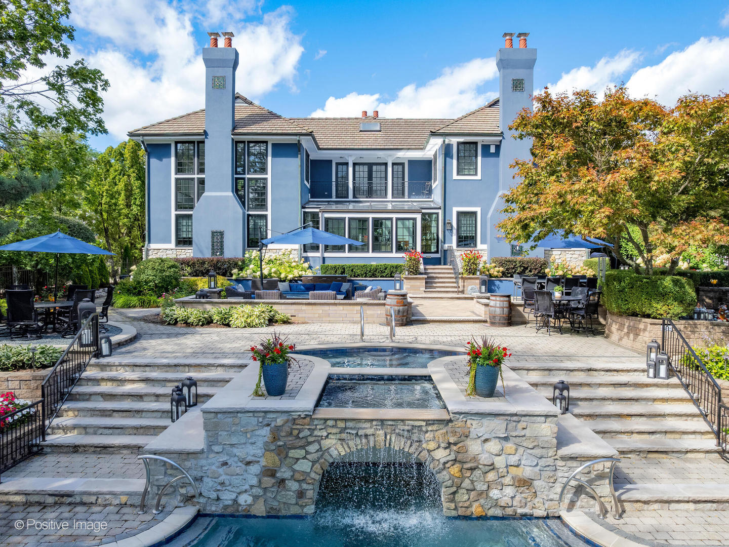 24 S WASHINGTON Circle, Hinsdale, IL 60521