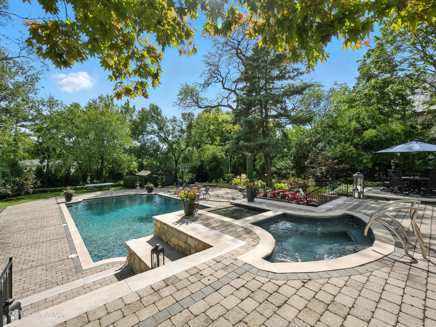 24 S WASHINGTON Circle, Hinsdale, IL 60521