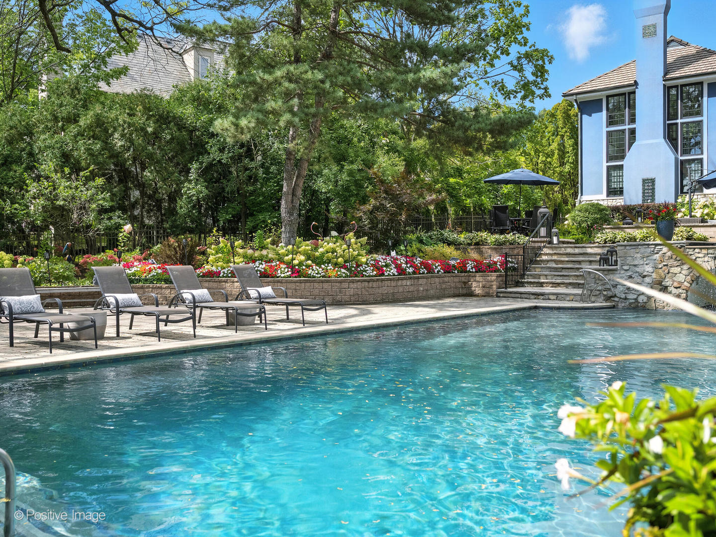 24 S WASHINGTON Circle, Hinsdale, IL 60521