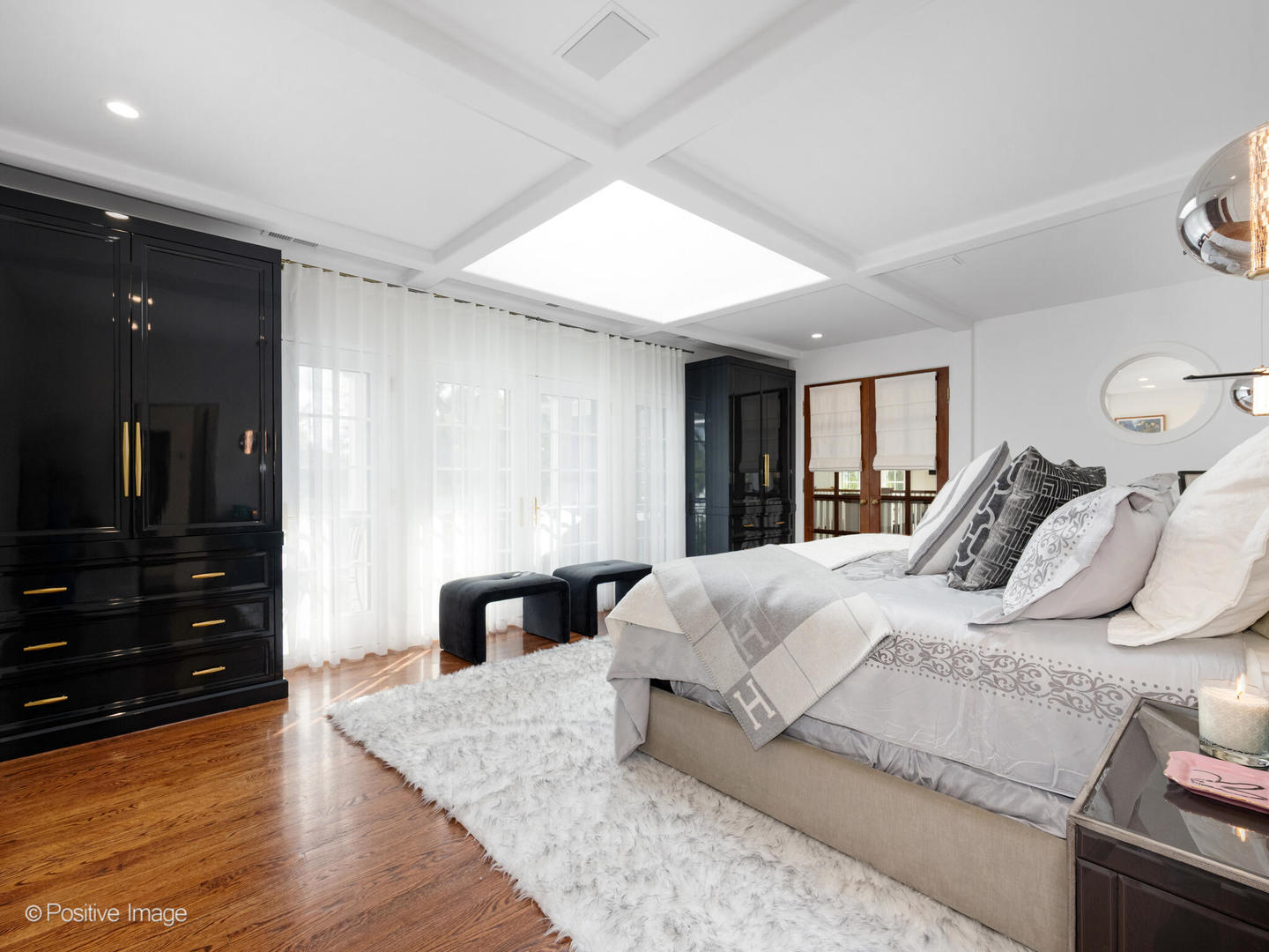 24 S WASHINGTON Circle, Hinsdale, IL 60521