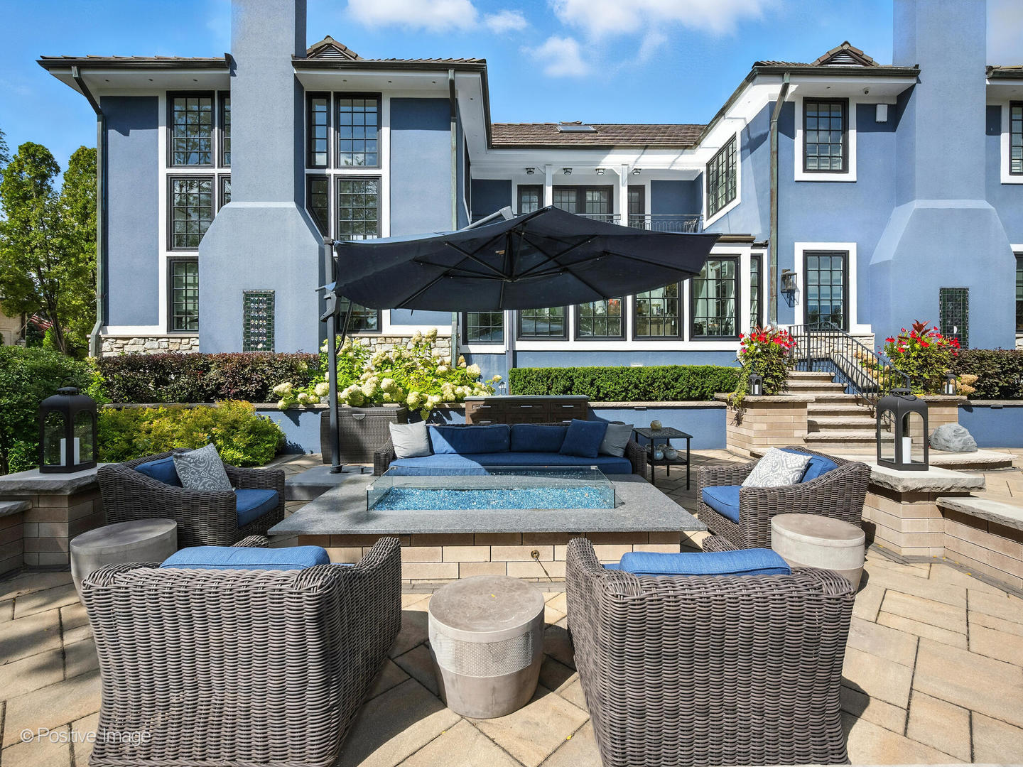 24 S WASHINGTON Circle, Hinsdale, IL 60521