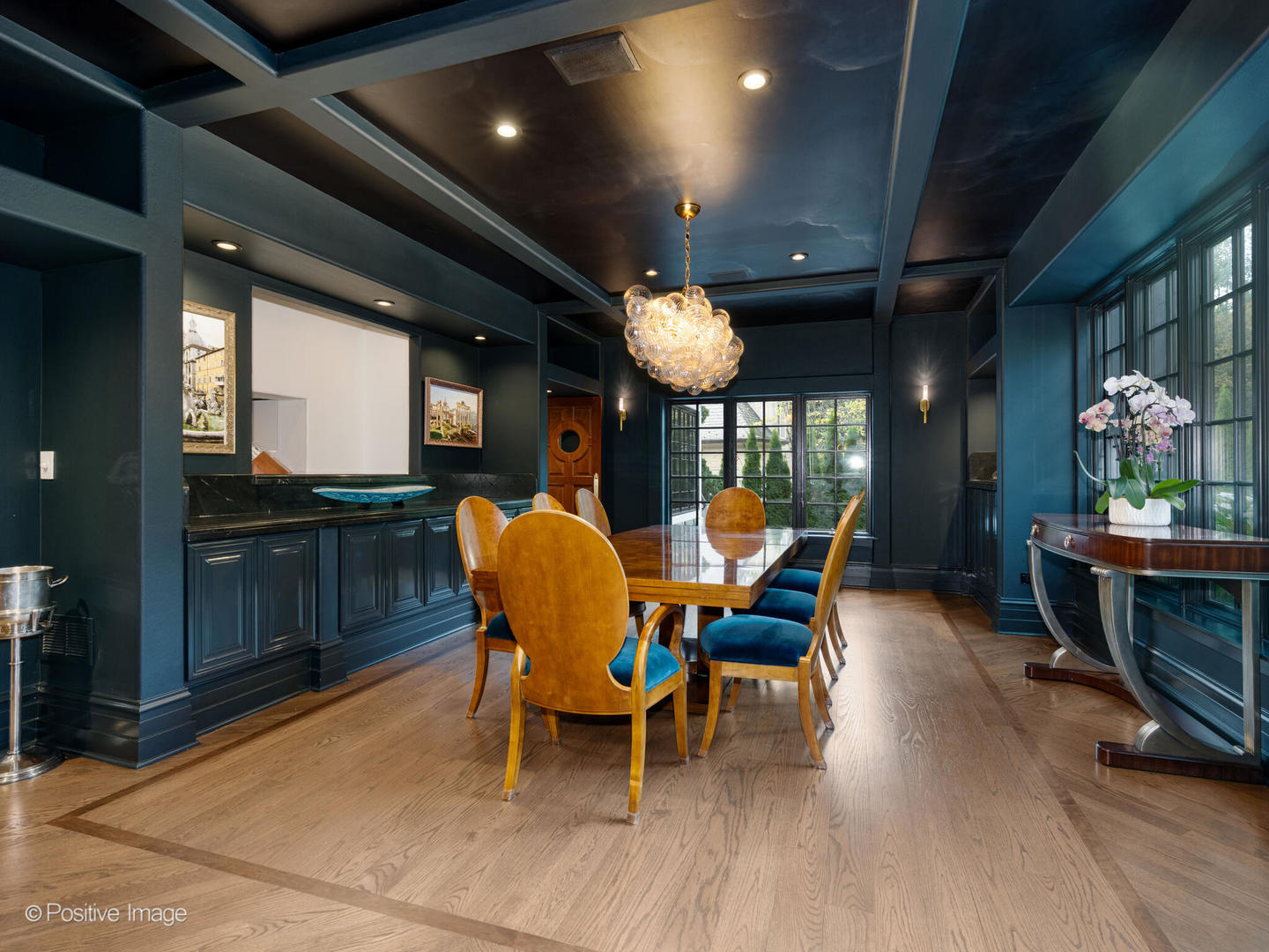 24 S WASHINGTON Circle, Hinsdale, IL 60521