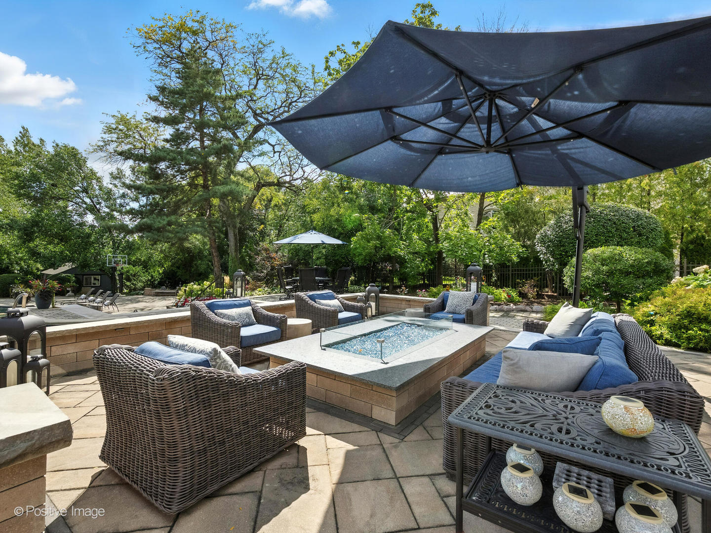 24 S WASHINGTON Circle, Hinsdale, IL 60521