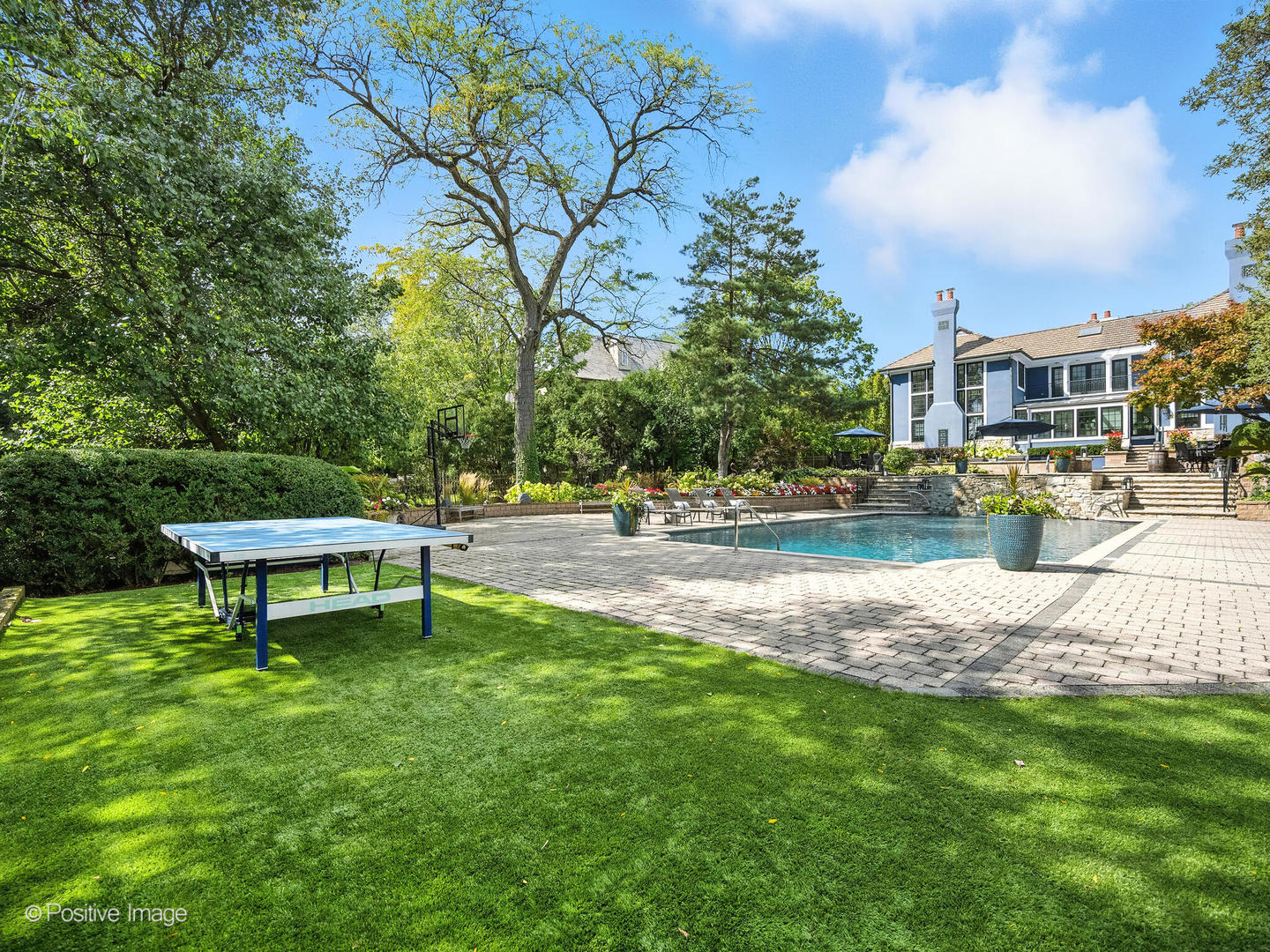 24 S WASHINGTON Circle, Hinsdale, IL 60521