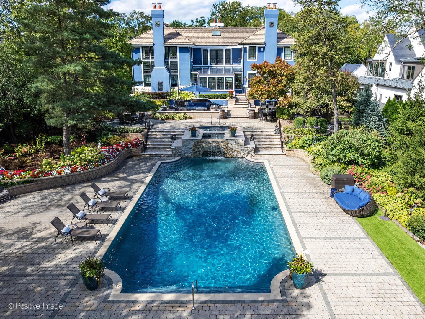 24 S WASHINGTON Circle, Hinsdale, IL 60521