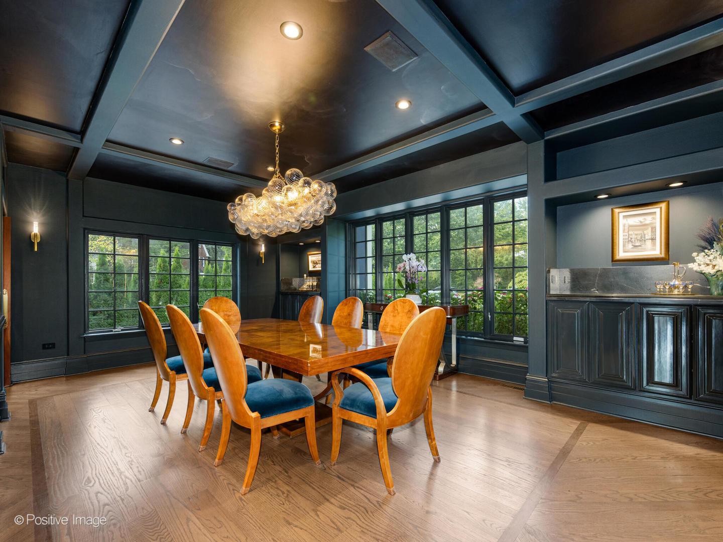 24 S WASHINGTON Circle, Hinsdale, IL 60521