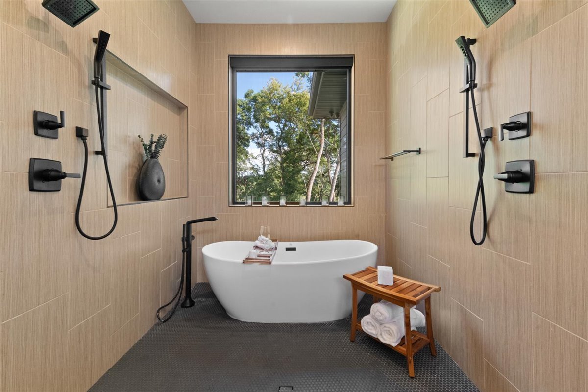 815 N English Settlement Avenue, Burlington, WI 53105