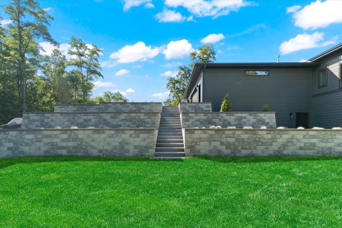 815 N English Settlement Avenue, Burlington, WI 53105