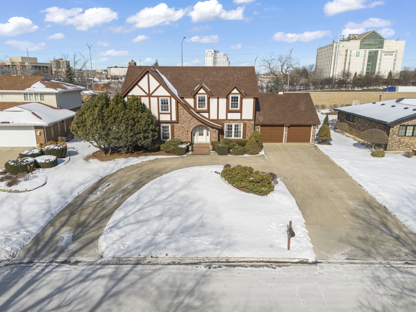 19W140 Avenue Chateaux, Oak Brook, IL 60523