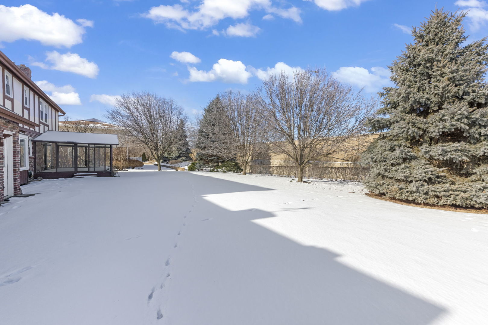 19W140 Avenue Chateaux, Oak Brook, IL 60523