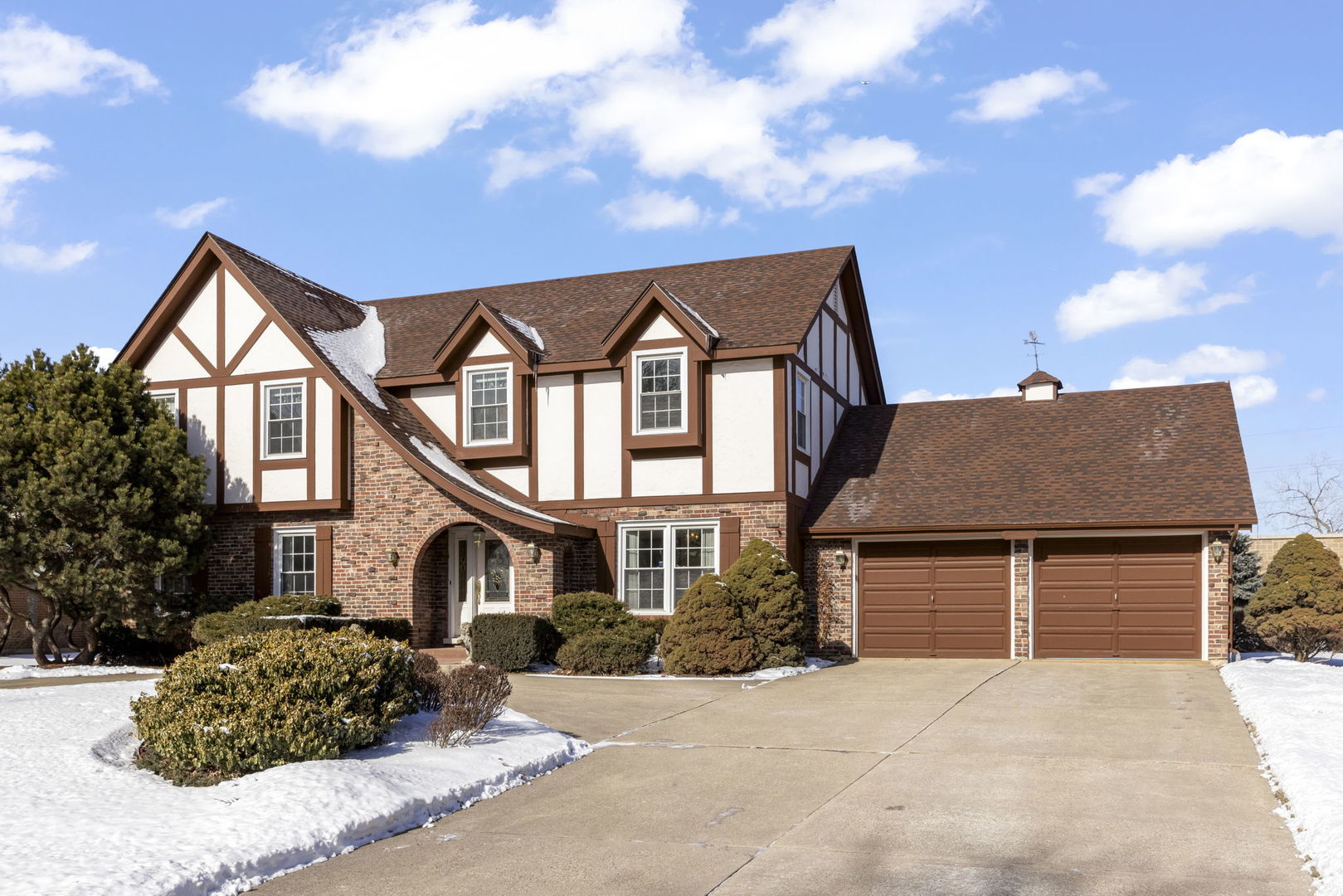 19W140 Avenue Chateaux, Oak Brook, IL 60523