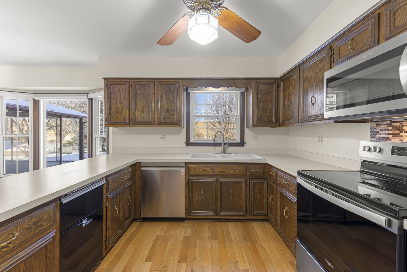 19W140 Avenue Chateaux, Oak Brook, IL 60523