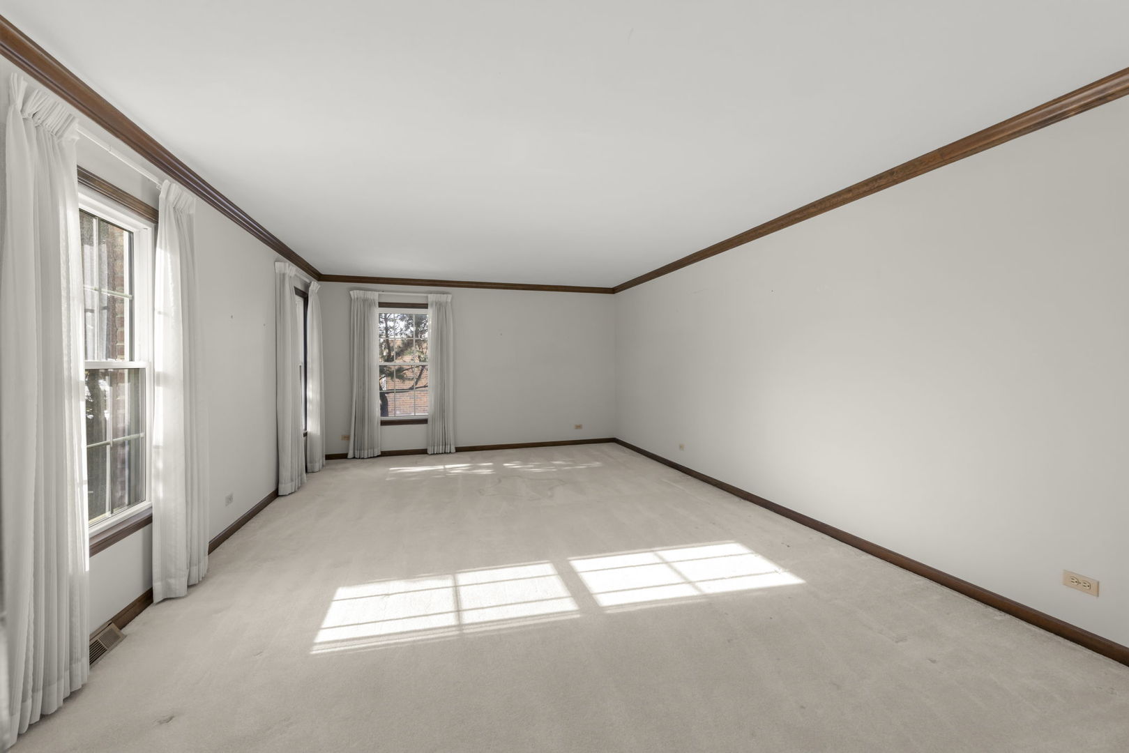 19W140 Avenue Chateaux, Oak Brook, IL 60523