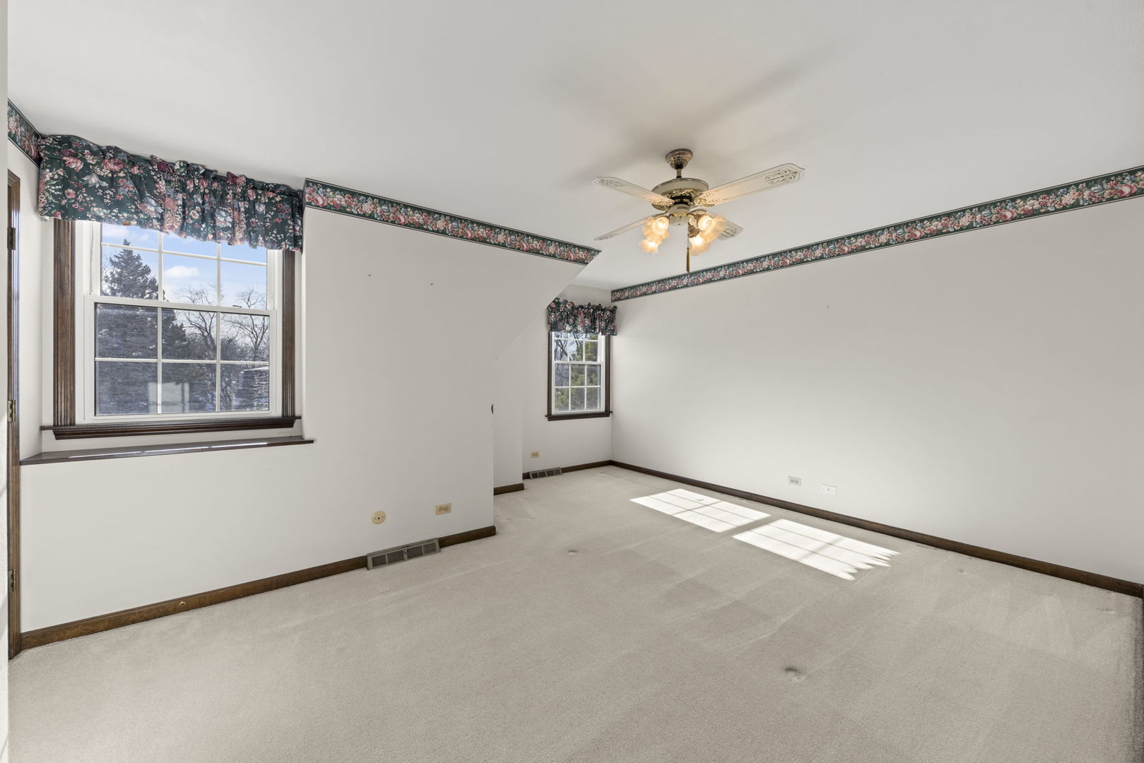 19W140 Avenue Chateaux, Oak Brook, IL 60523