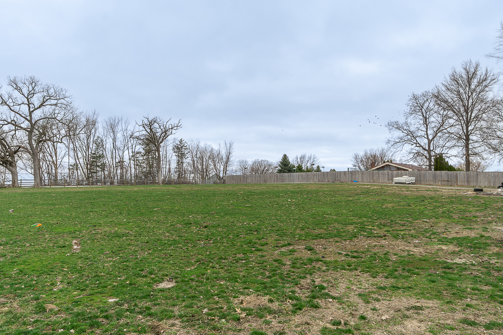 45W962 Plank Road, Hampshire, IL 60140