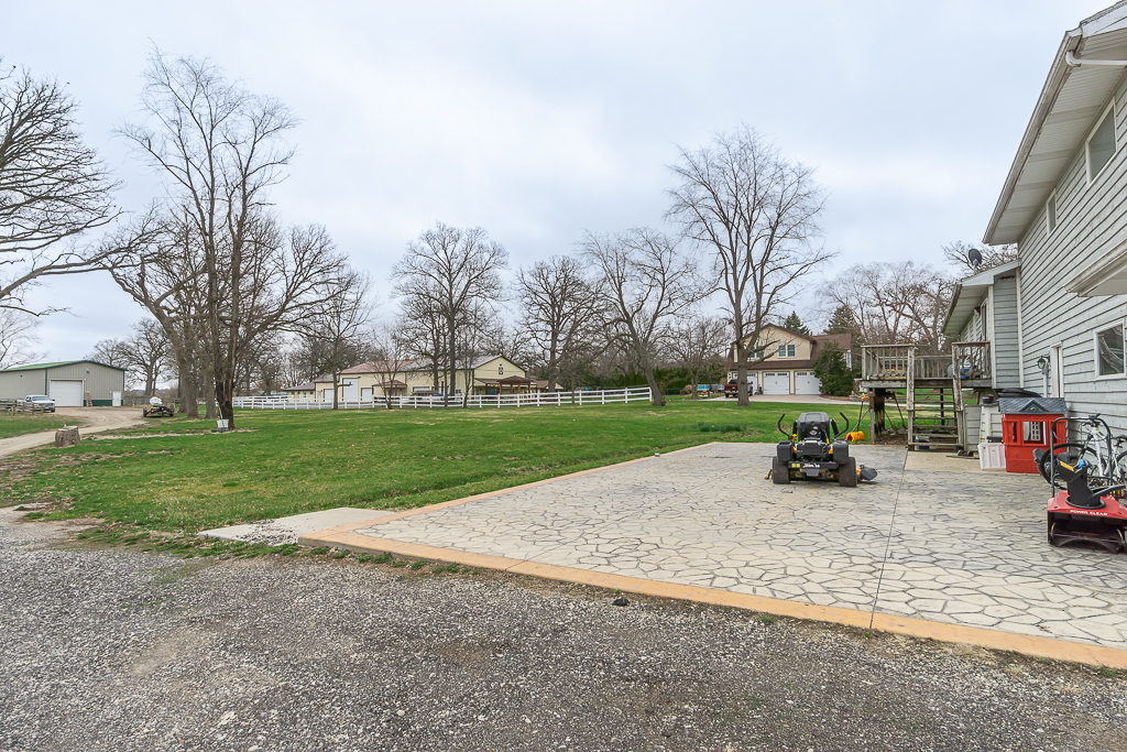 45W962 Plank Road, Hampshire, IL 60140