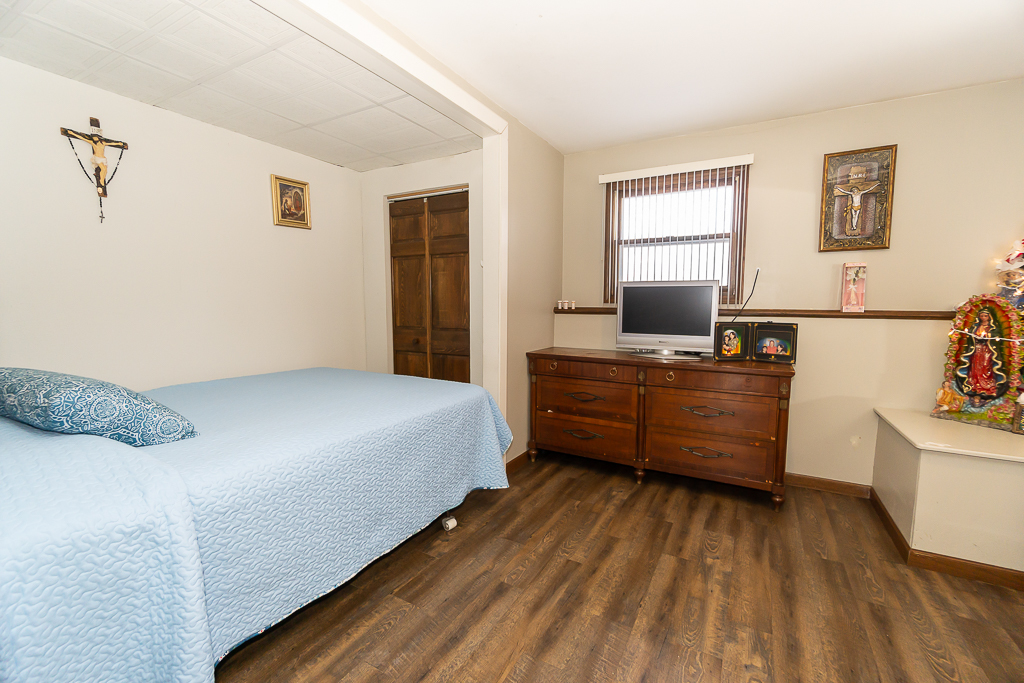 45W962 Plank Road, Hampshire, IL 60140