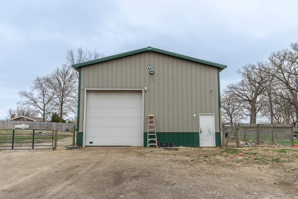 45W962 Plank Road, Hampshire, IL 60140