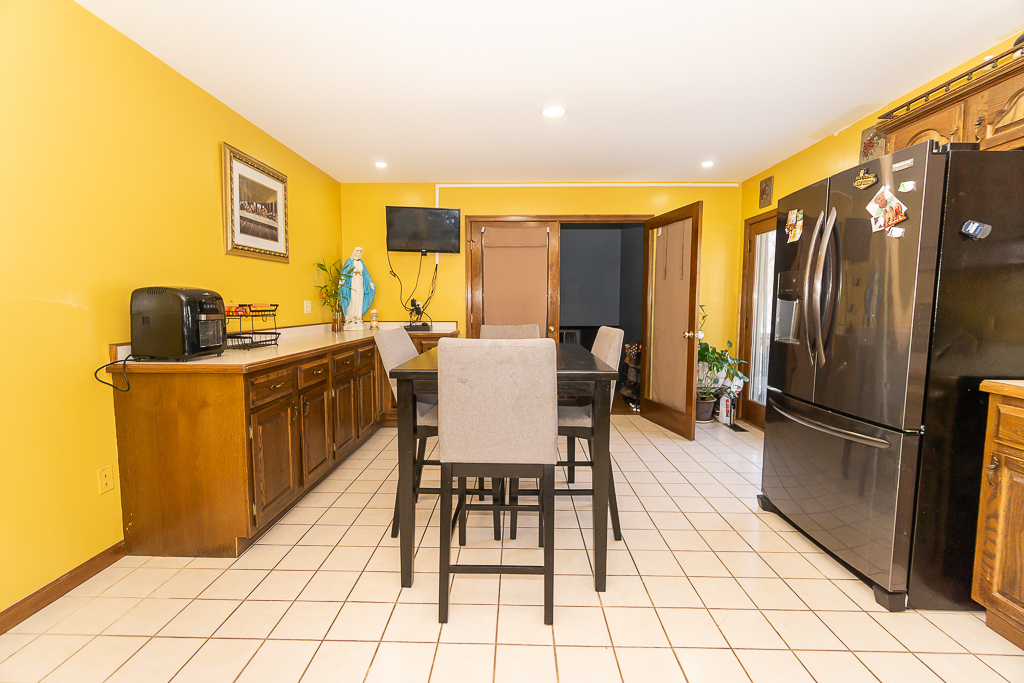 45W962 Plank Road, Hampshire, IL 60140