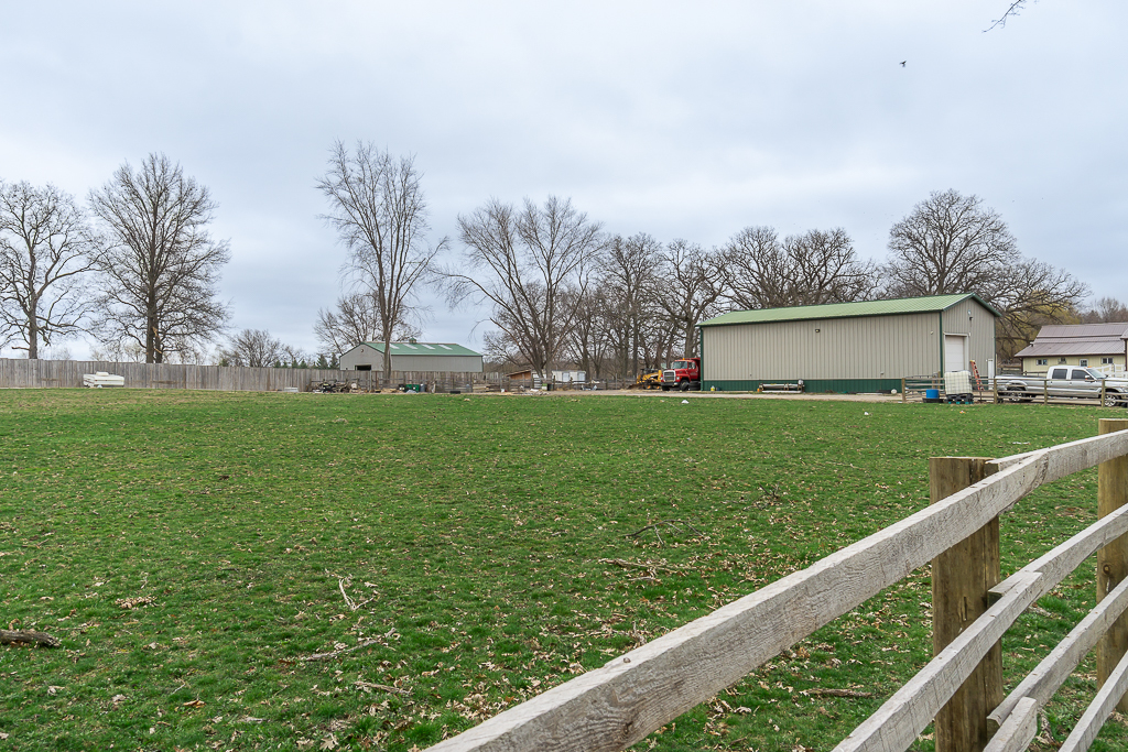 45W962 Plank Road, Hampshire, IL 60140