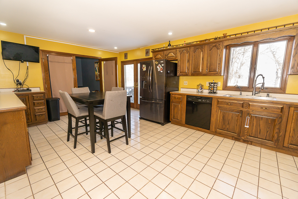 45W962 Plank Road, Hampshire, IL 60140