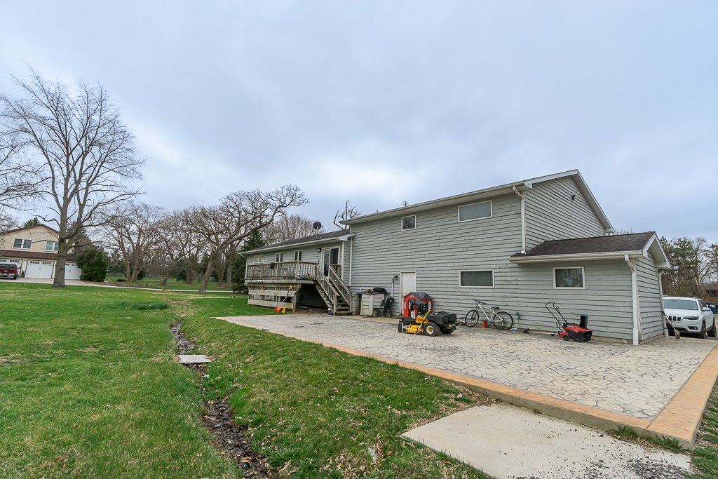45W962 Plank Road, Hampshire, IL 60140