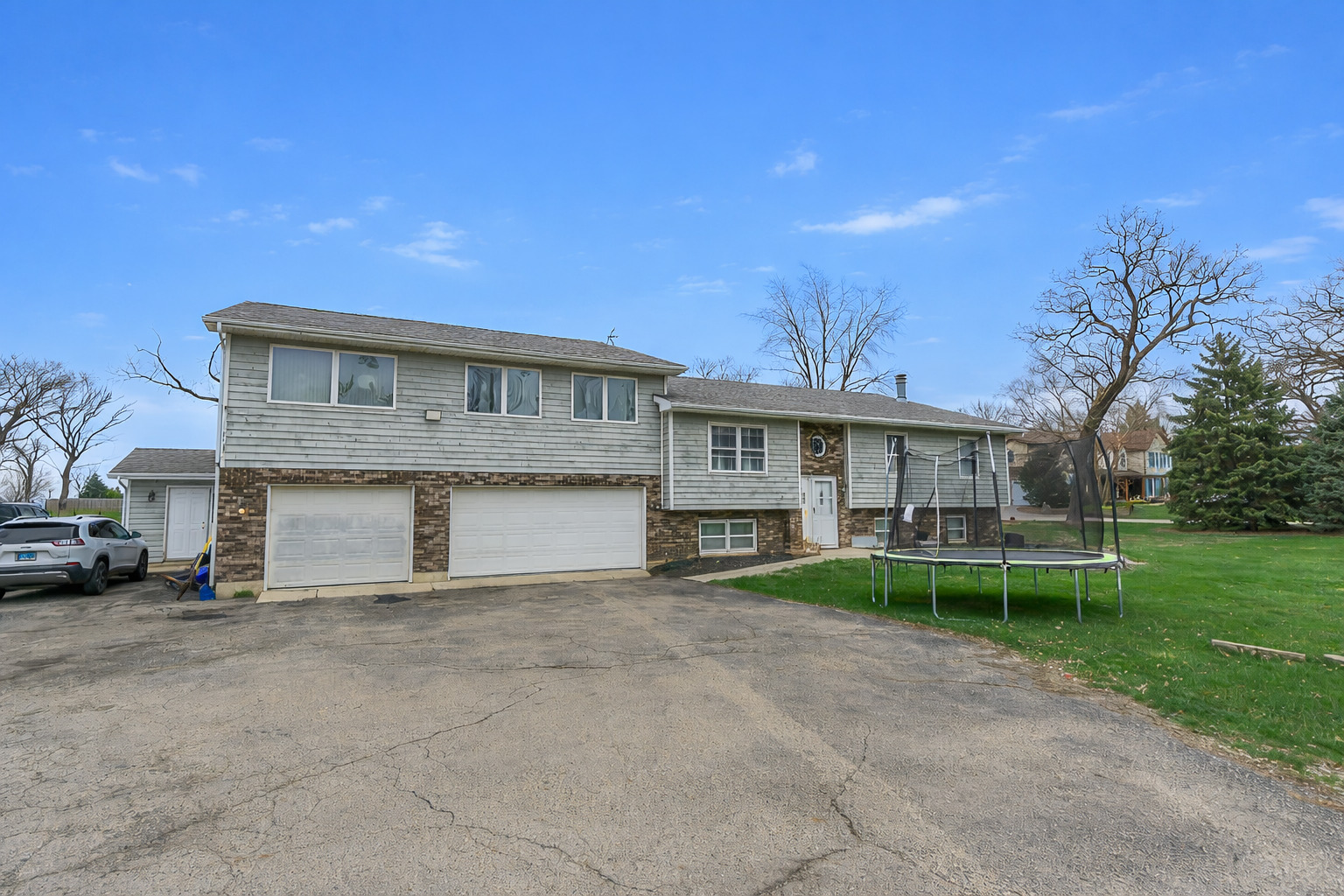 45W962 Plank Road, Hampshire, IL 60140