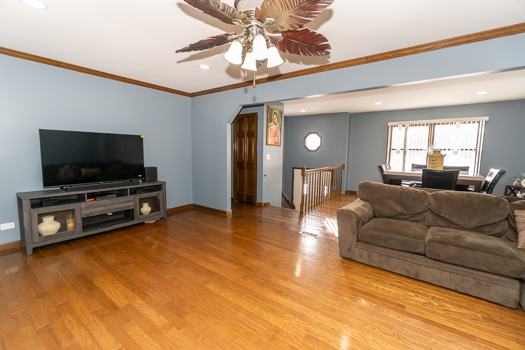 45W962 Plank Road, Hampshire, IL 60140