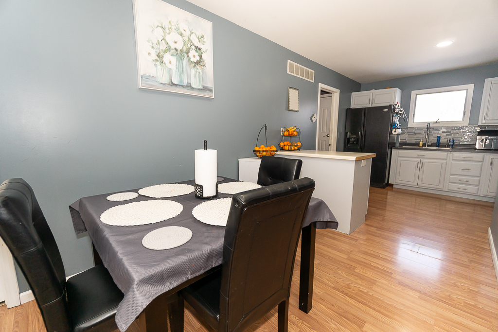 45W962 Plank Road, Hampshire, IL 60140