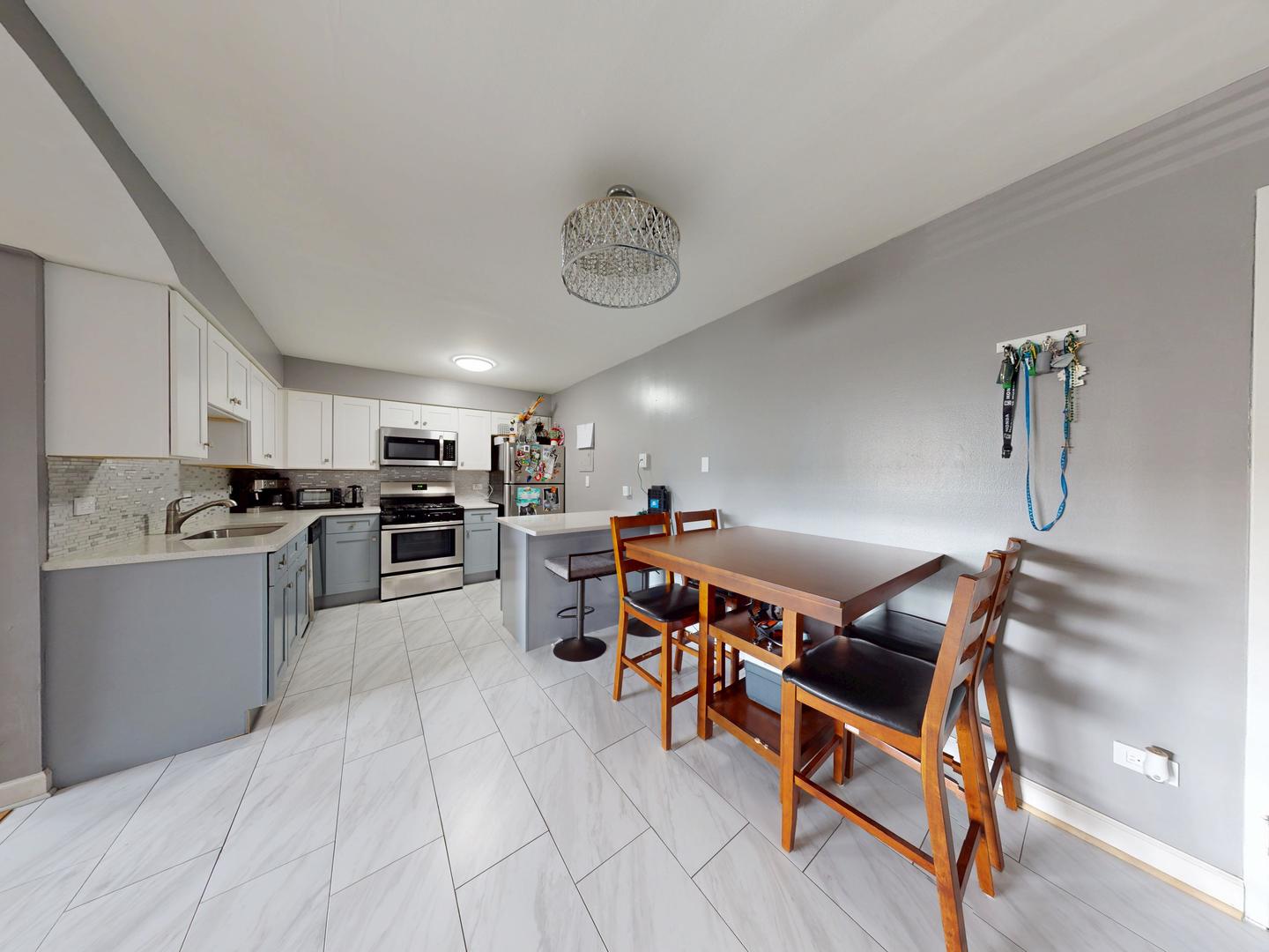 670 Marilyn Avenue #203, Glendale Heights, IL 60139