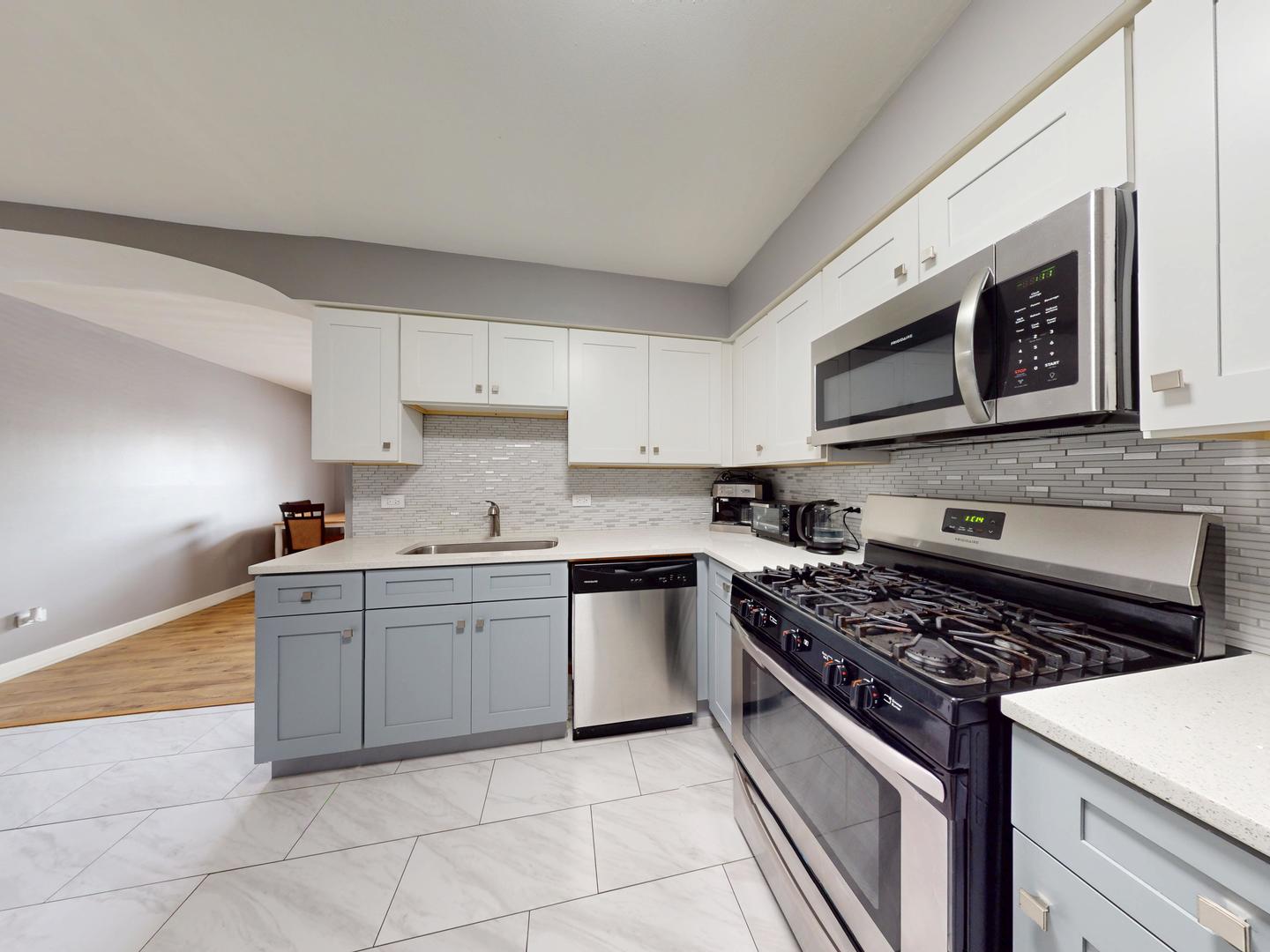 670 Marilyn Avenue #203, Glendale Heights, IL 60139