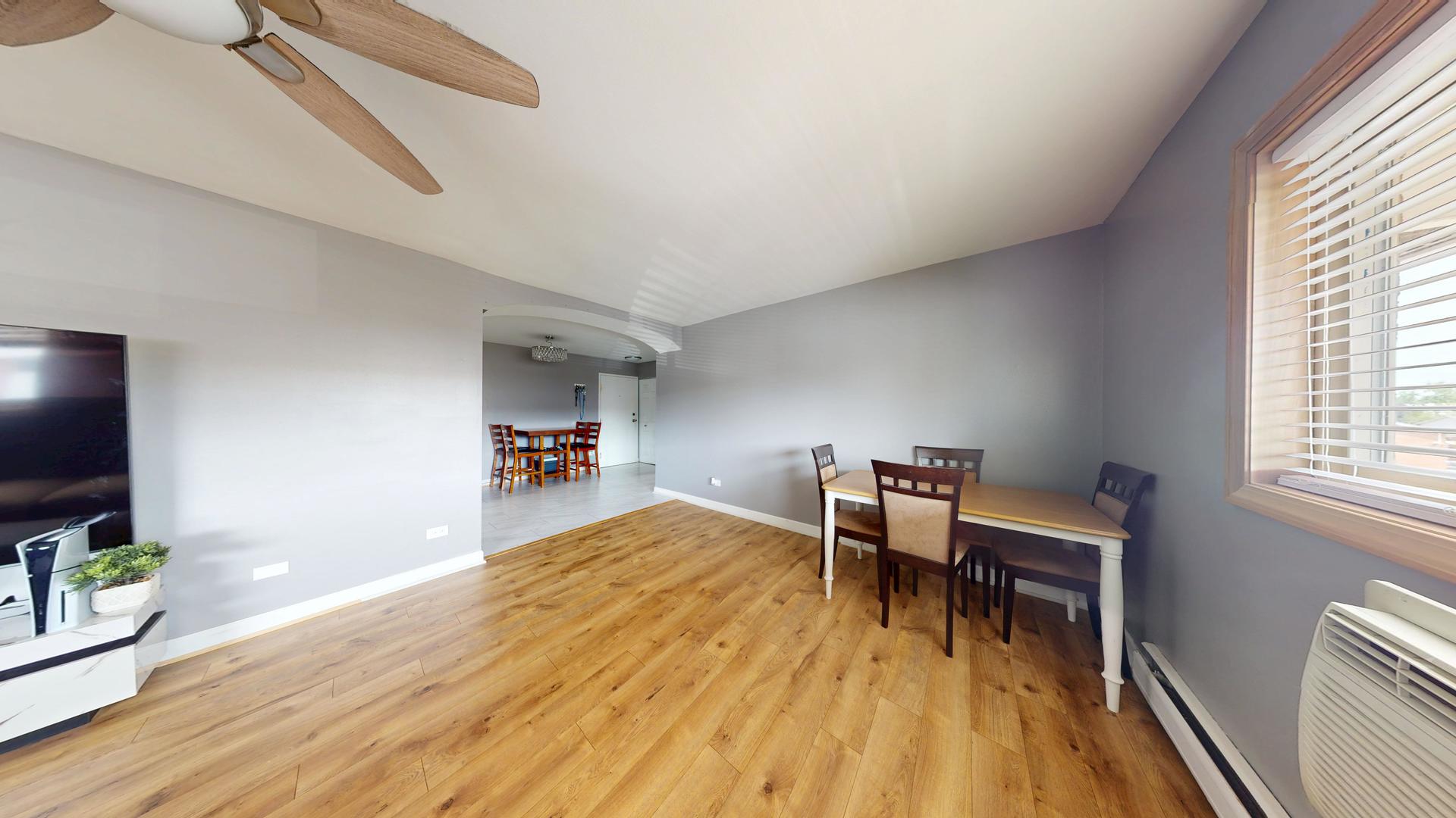 670 Marilyn Avenue #203, Glendale Heights, IL 60139