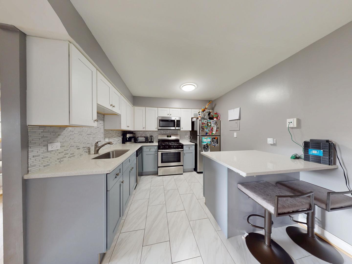 670 Marilyn Avenue #203, Glendale Heights, IL 60139