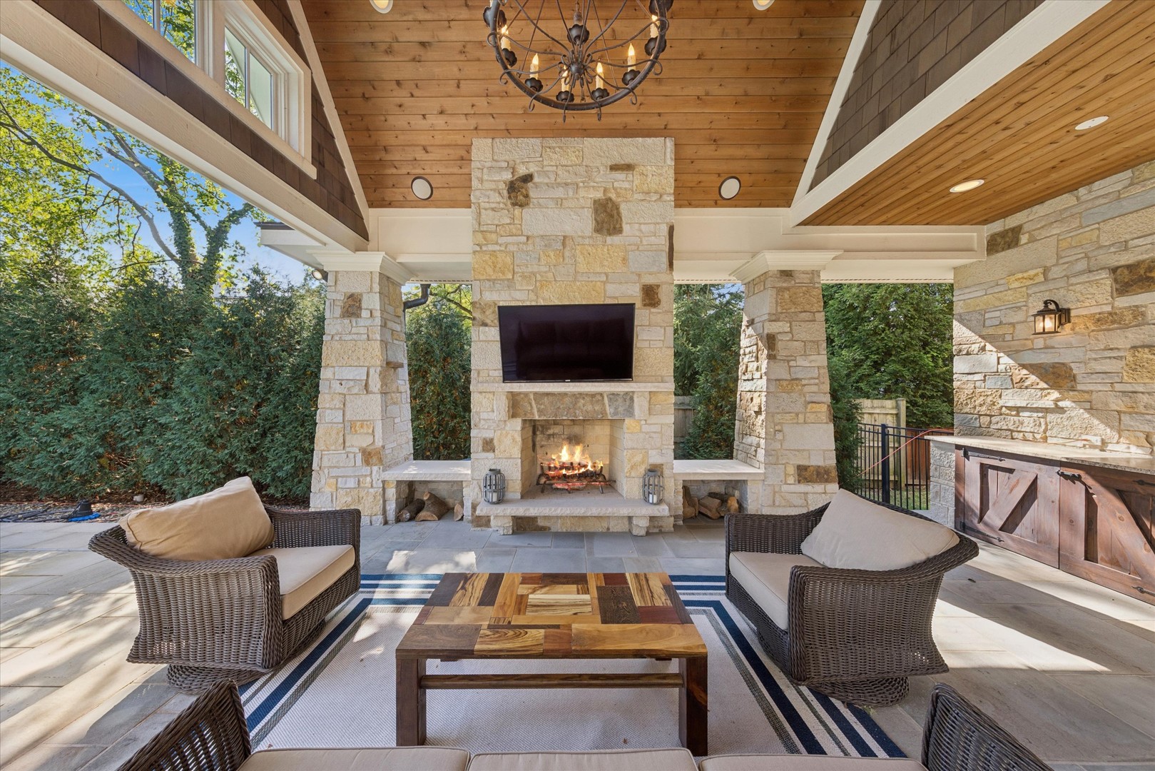 415 N ADAMS Street, Hinsdale, IL 60521