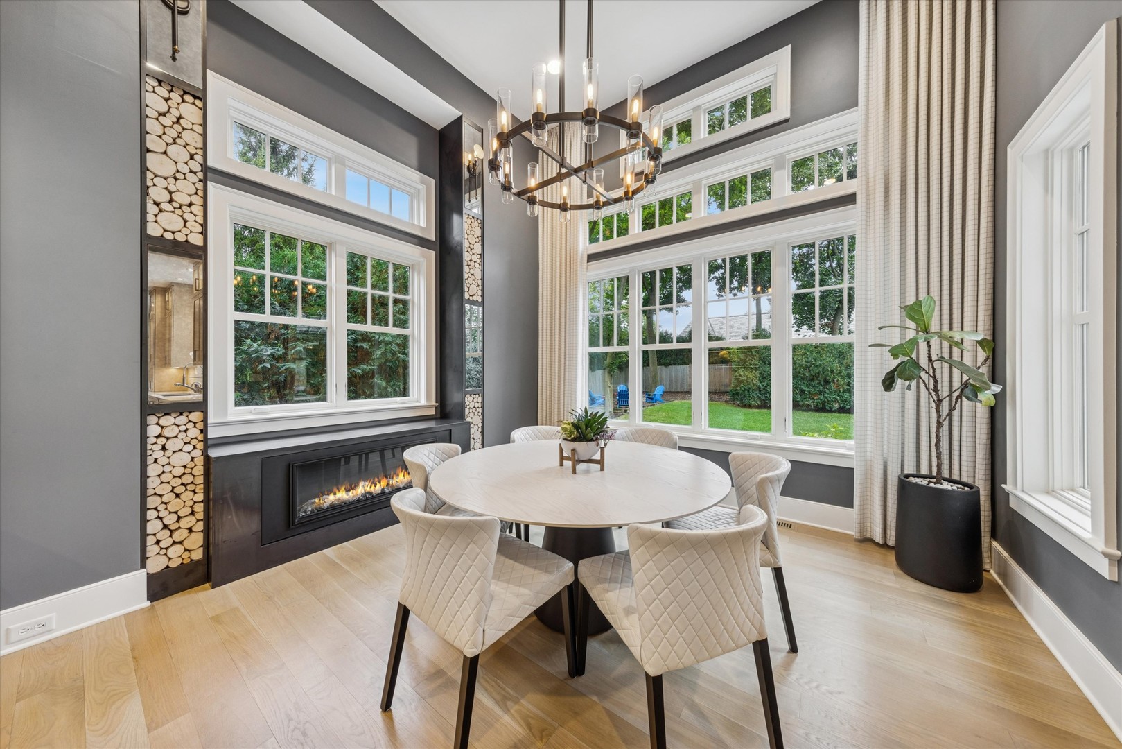 415 N ADAMS Street, Hinsdale, IL 60521